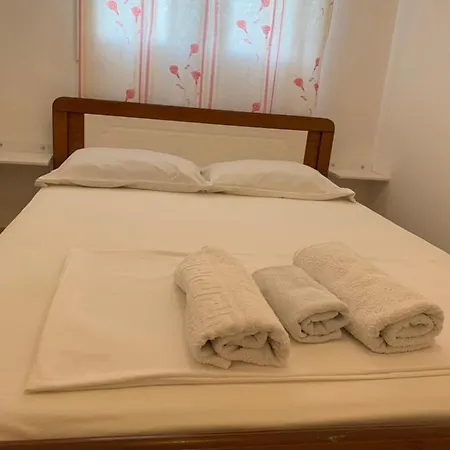 Orjon Apartment *